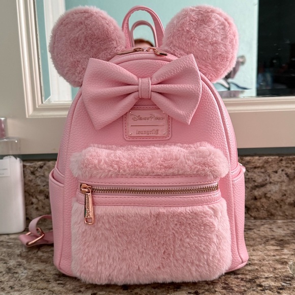 Disney Handbags - Disney Piglet Pink Loungefly